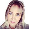 Monika Landgraf Tarot-Kartenlegerin am Telefon